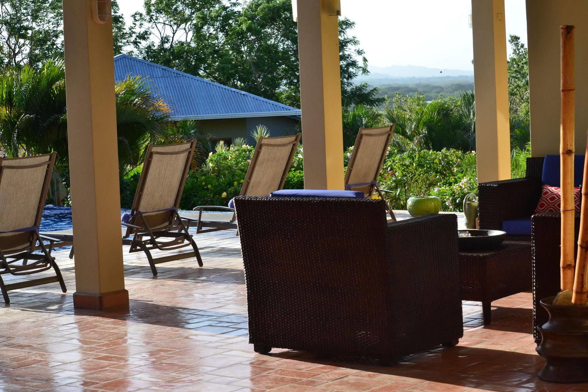 Soma Surf Resort Tola Exterior foto